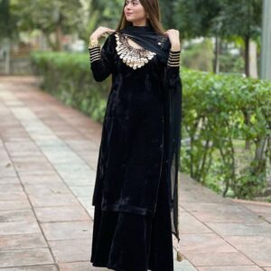 Black Party Shirt with Exquisite Hand Zari Work👗