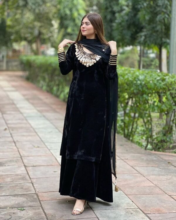 Black Party Shirt with Exquisite Hand Zari Work👗