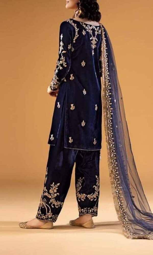 Exquisite Marriage & Party Dresses Online with Handcrafted Zari Work❤️ - Image 3