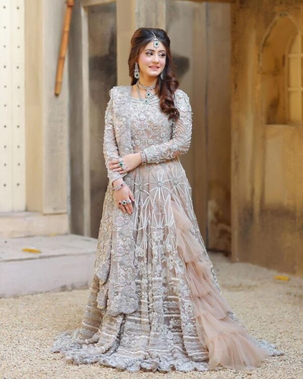 Timeless Elegance – Bridal & Party Dresses with Exquisite Hand Zari Embroidery🌺