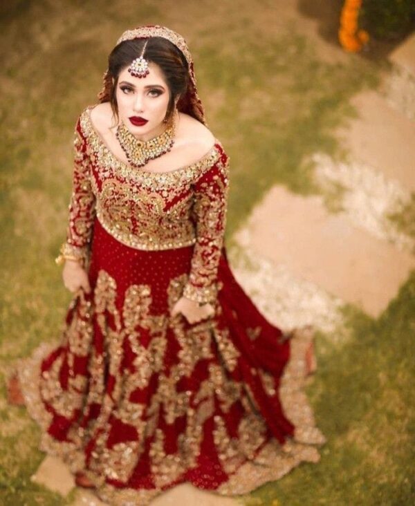 Scarlet Elegance – Red Dress For Woman with Exquisite Skin Zari Embroidery😍💫🌺