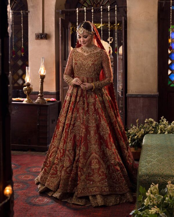 Royal Red & Gold Bridal Gown – A Symbol of Timeless Elegance👗✨ - Image 2